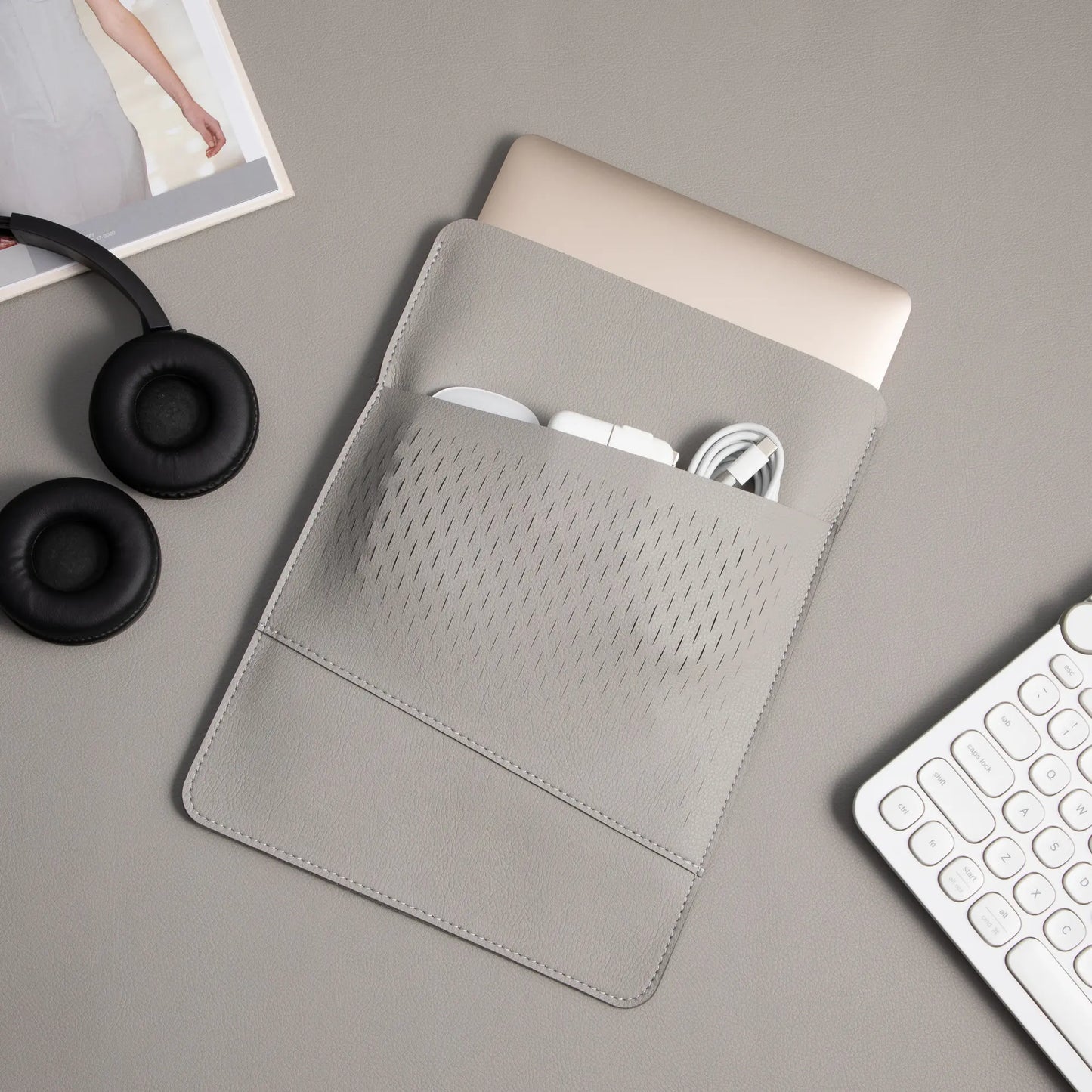 2-in-1 multifunctional macbook-leather-sleeve light gray